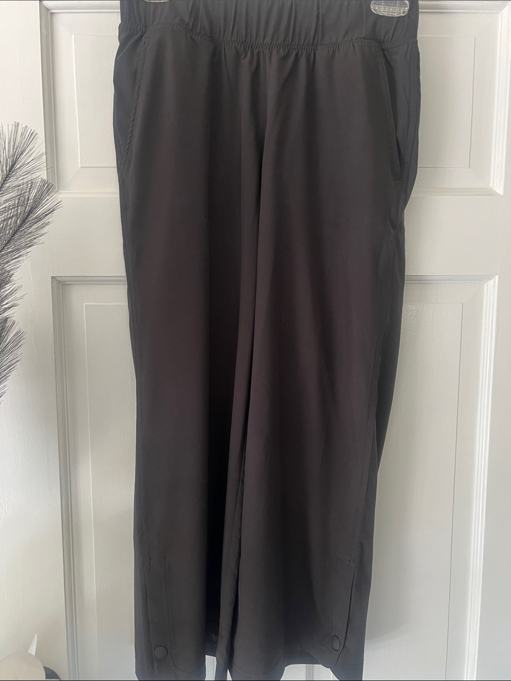 Champion Black Cropped Pull-On Ankle Pants